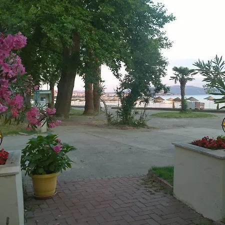 Arteka فندق 2*