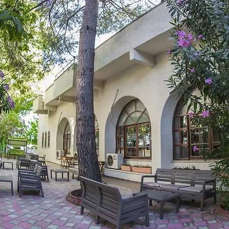 Arteka فندق 2*